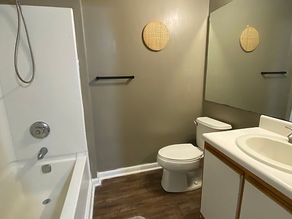 3rd image of 1221 University Ct APT 202