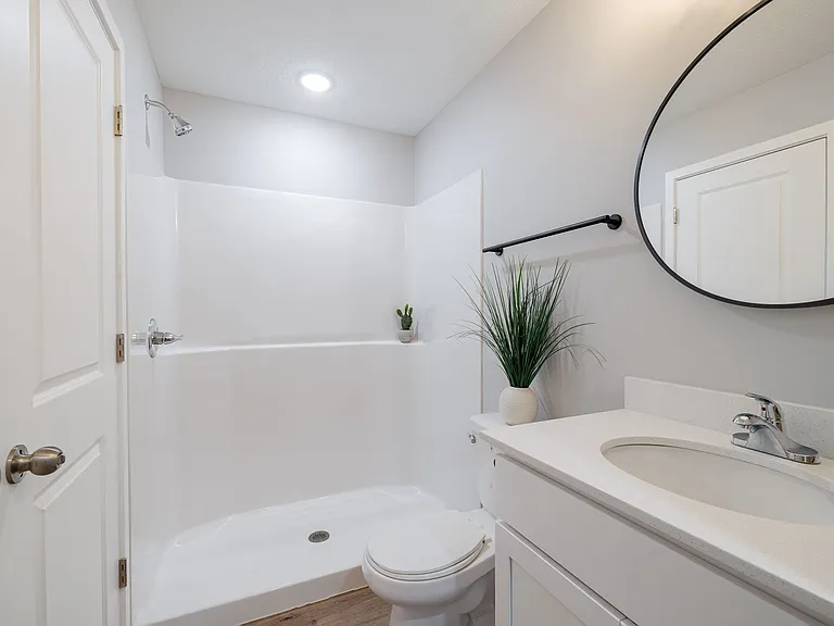 3431 Glenbrook Cir S — Photo 32