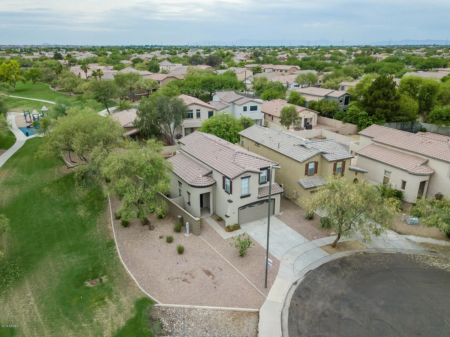 3 bed, 2.5 bath, 1724 sqft, $2,195 — Photo 2