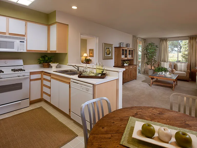 Las Palmas Apartment Homes — Photo 28