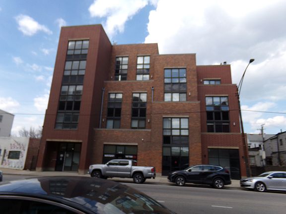 3rd image of 1610-14 W Grand Ave