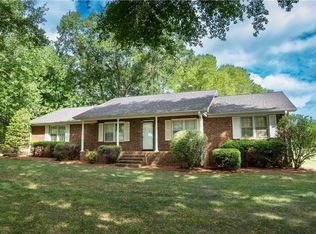 551 Riveroak Rd, Inman, SC 29349