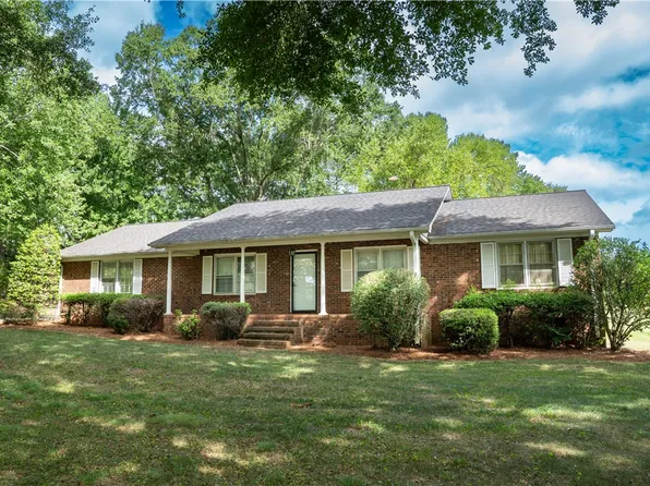 551 Riveroak Rd, Inman, SC 29349