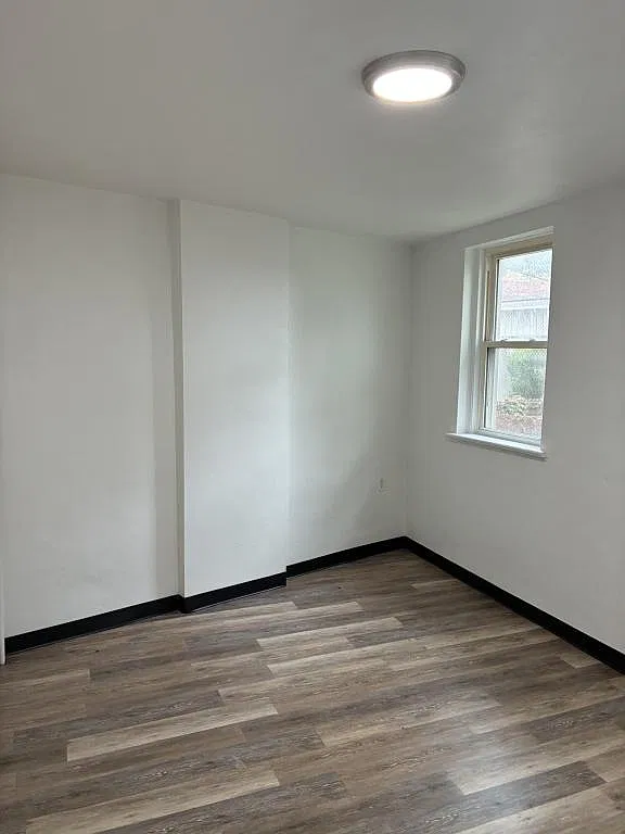 1150 Brownsville Road 1A — Photo 3