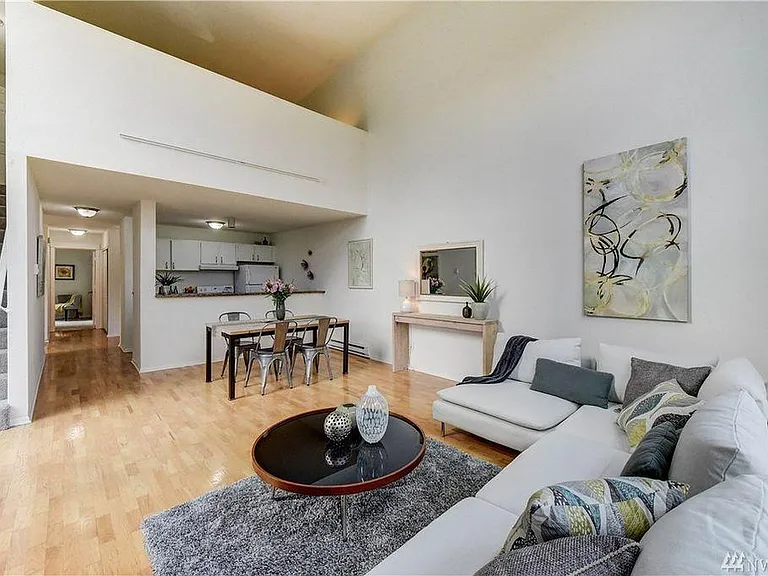 5834 NE 75th St #B301 — Photo 3