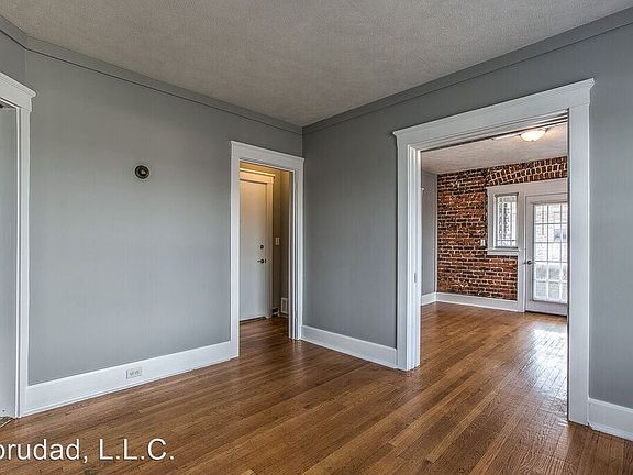 4th image of 2642 Harney St APT 14