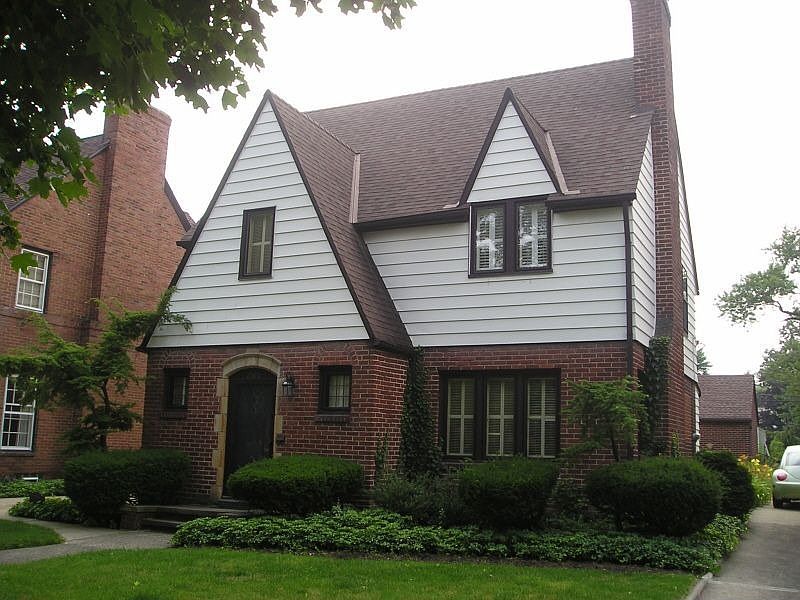 Classic Colonial in University Heights