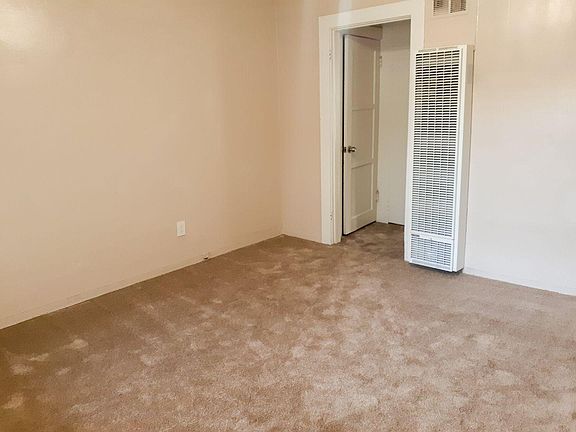 4th image of 1559 N Hill Ave APT 24