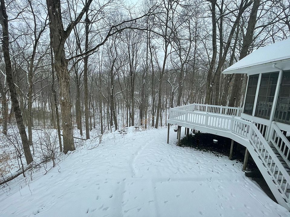 2nd image of 600 Woods Hollow Ln
