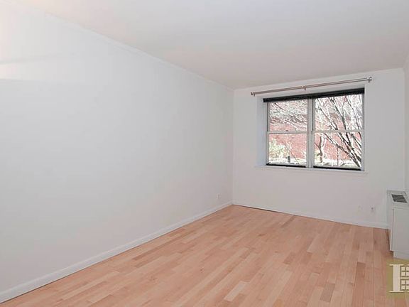 4th image of 55 Poplar St APT 1I
