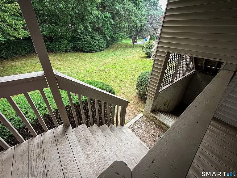 14 Greenbriar Dr #F — Photo 15