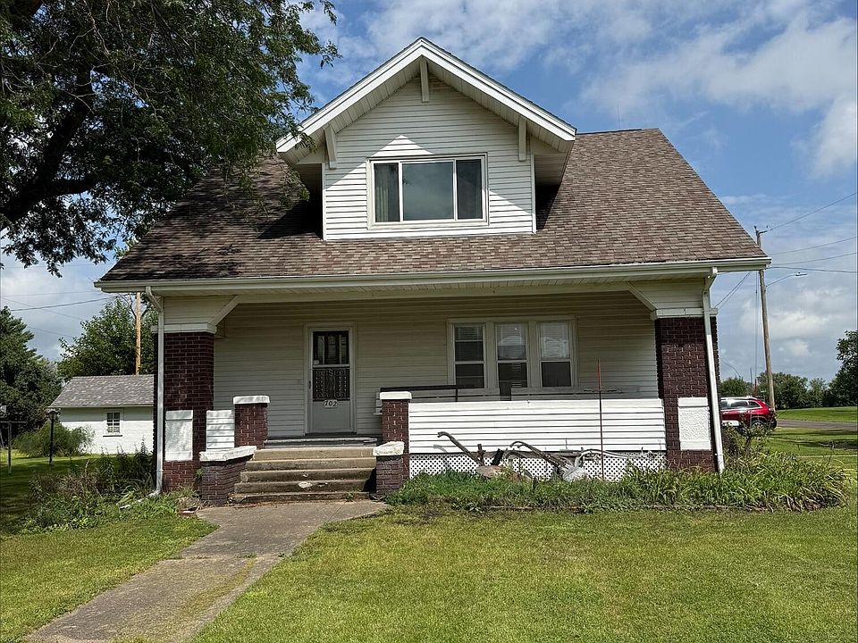 1st image of 702 3rd St