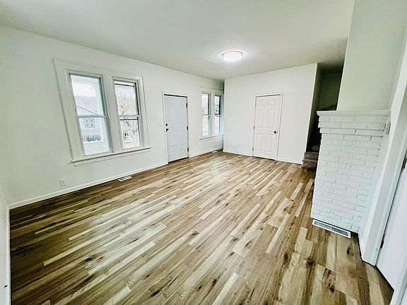 2nd image of 1225 N Columbus St