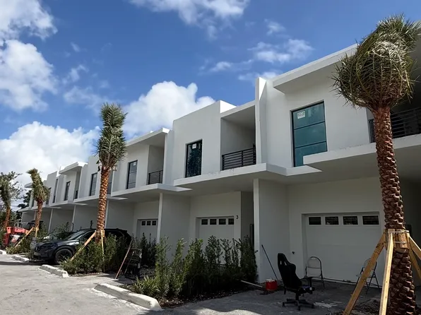 2511 Pierce St, Hollywood, FL 33020