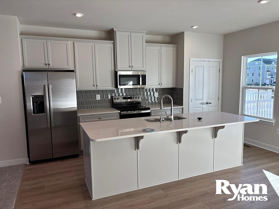 1st image of 4538 Camfield Dr #4539