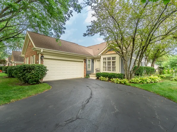2157 N Lake Shore Cir, Arlington Heights, IL 60004