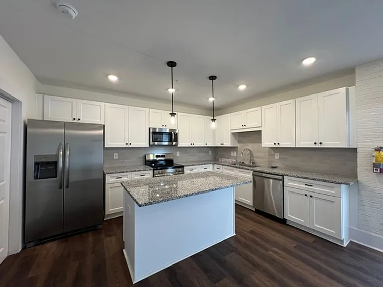 114 Nassau Pl — Photo 24