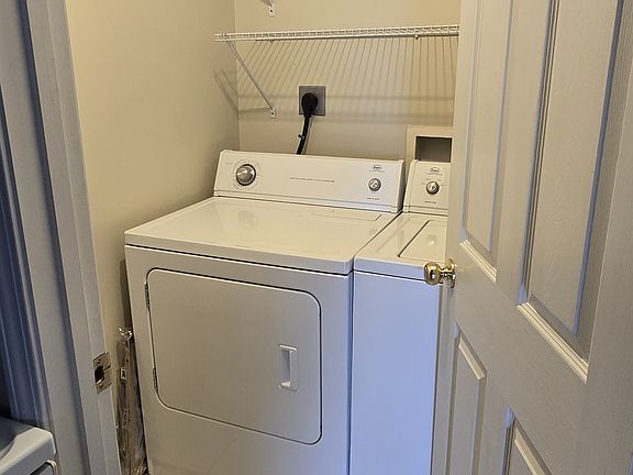 2nd image of 321 Poplar St