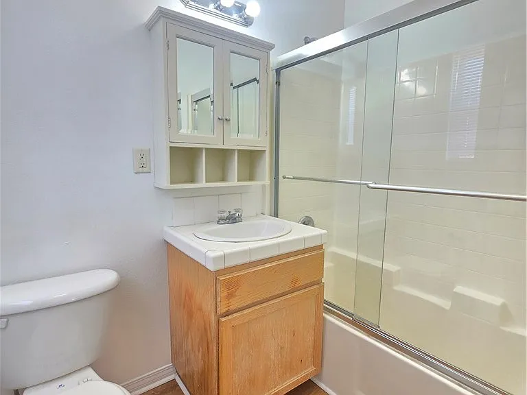 9300 Holly Ave #3 — Photo 11