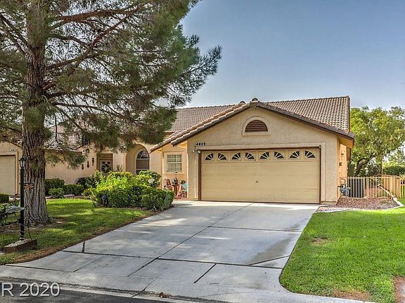 3rd image of 4829 Cedar Lawn Way