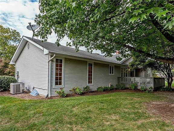 5th image of 12 Cottonwood Glen Dr