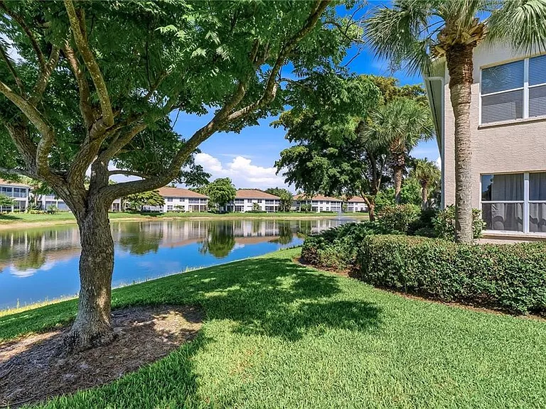 800 Carrick Bend Cir — Photo 33