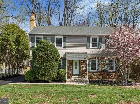 702 Oxford Ln, Wallingford, PA 19086