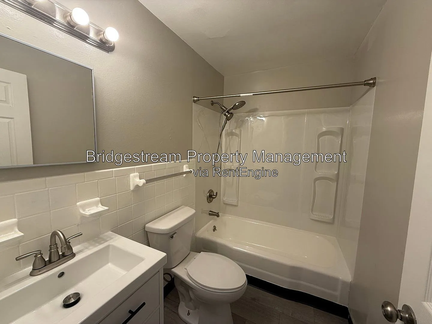2 bed, 1.0 bath, $995 — Photo 4