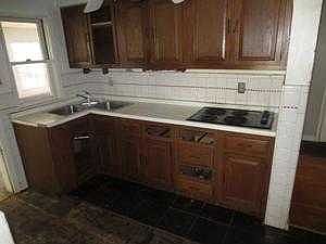 4th image of 7517 Haywood Dr