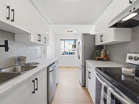 5th image of 21 Lakewood Vlg NW