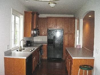 2nd image of 302 Houffman Pl