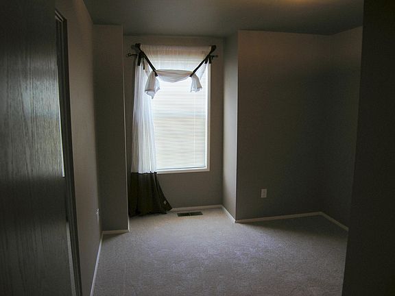 5th image of 42 NW Fairhaven Dr