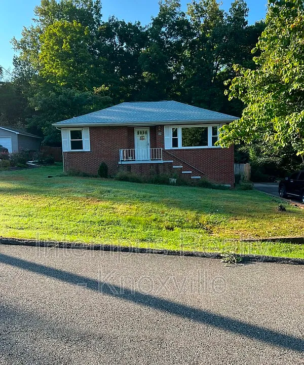 304 Sarvis Dr