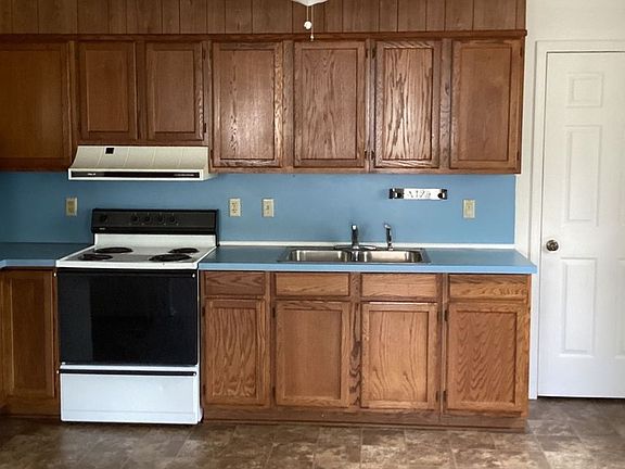 2nd image of 212 Lincoln Way E APT 5