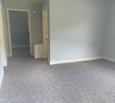 3rd image of 613 Old Williams Rd