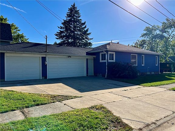3rd image of 6227 Denison Blvd