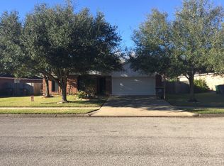 403 Bridle Ln, Victoria, TX 77904