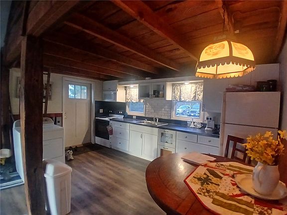 2nd image of 4891 McMaster Rd