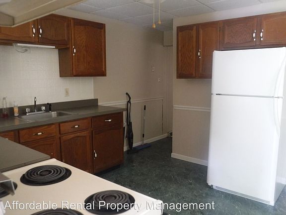 3rd image of 437 Clarendon Ave #435