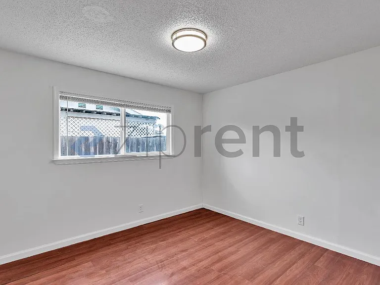 2341 21st St #B — Photo 10