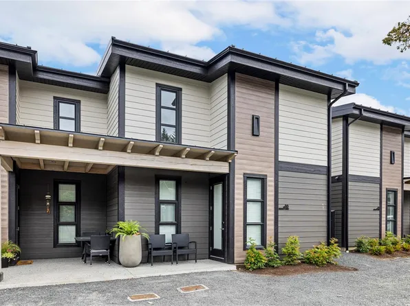 1175 Resort Dr #10, Parksville, BC V9P 2E3