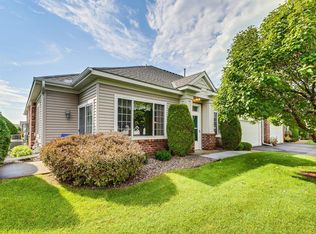 5801 Prairie Ridge Dr, Saint Paul, MN 55126