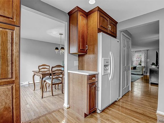 5th image of 95 Oakbrook Dr APT F