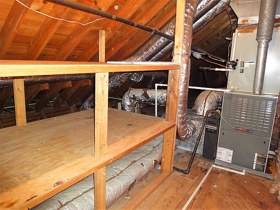 3rd image of 1687 Bryn Mawr Cir