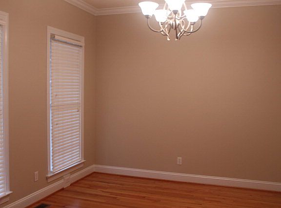 2nd image of 1676 Skyland Dr