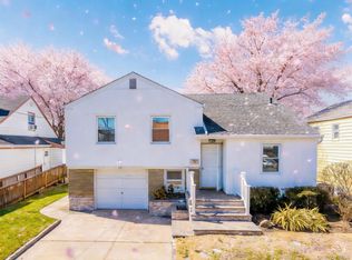 567 Oxford Road, Cedarhurst, NY
