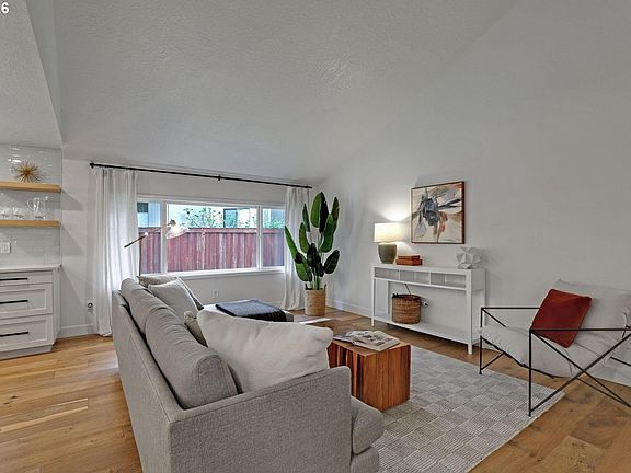 5th image of 18434 Sandpiper Cir