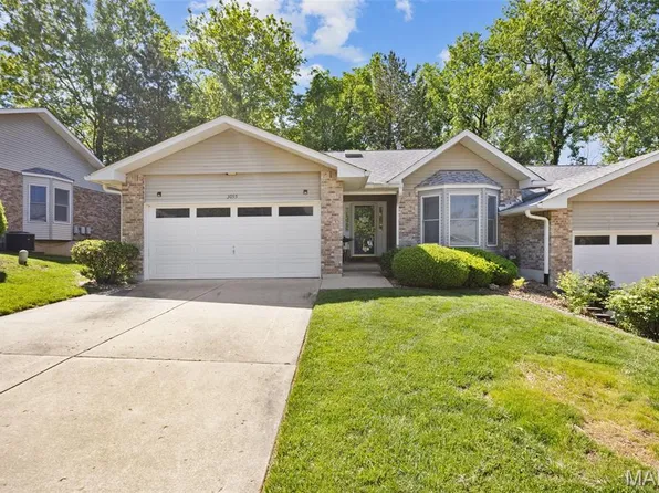 3055 Oakmont Ct, Saint Charles, MO 63301