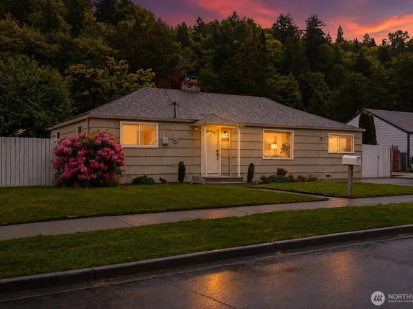 3608 SE 5th Place, Renton, WA 98058