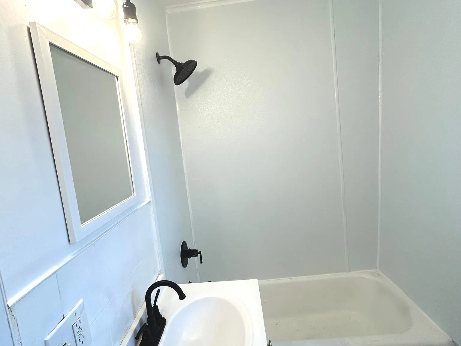 1703 Carrie St — Photo 2